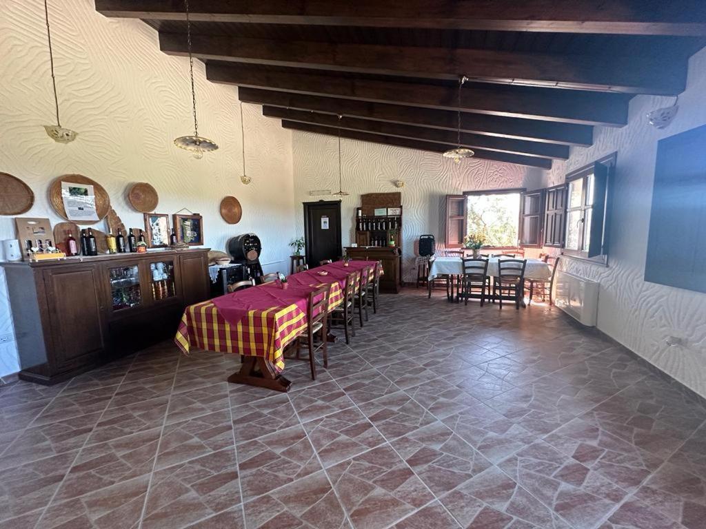 Agriturismo La Fillirea Sant' Antonio di Santadi Exterior photo